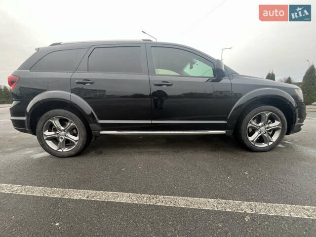 Черный Додж Джорни, объемом двигателя 2.36 л и пробегом 225 тыс. км за 10600 $, фото 5 на Automoto.ua