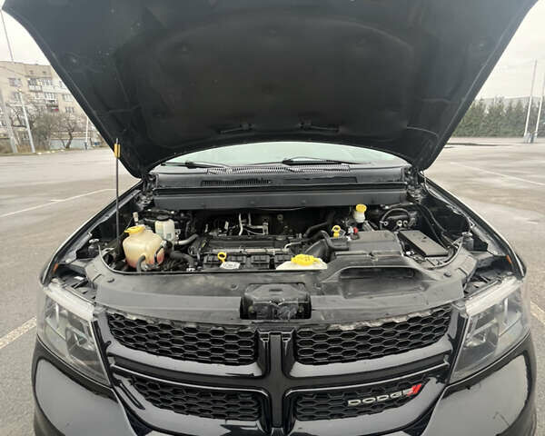 Черный Додж Джорни, объемом двигателя 2.36 л и пробегом 225 тыс. км за 10600 $, фото 8 на Automoto.ua