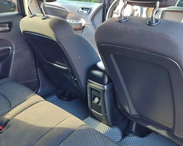 Чорний Додж Джорні, об'ємом двигуна 2.36 л та пробігом 202 тис. км за 11800 $, фото 11 на Automoto.ua