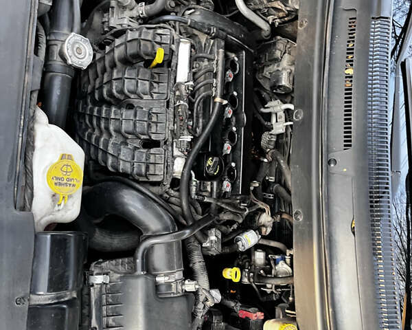 Черный Додж Джорни, объемом двигателя 2.36 л и пробегом 180 тыс. км за 11800 $, фото 32 на Automoto.ua