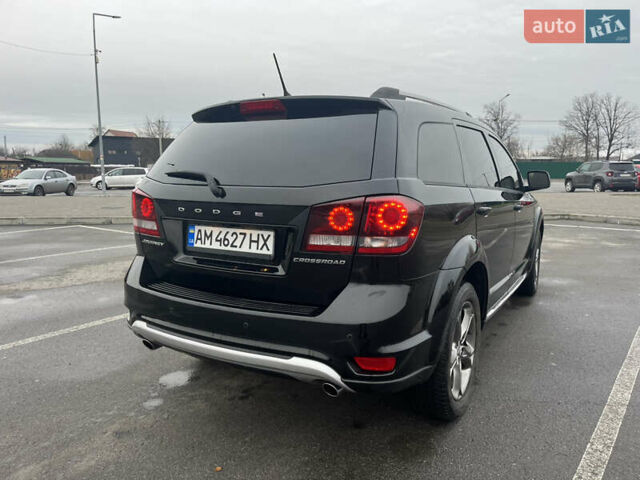 Черный Додж Джорни, объемом двигателя 2.36 л и пробегом 225 тыс. км за 10600 $, фото 3 на Automoto.ua