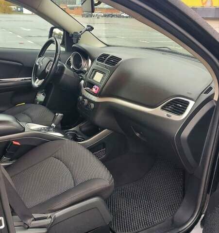 Черный Додж Джорни, объемом двигателя 2.36 л и пробегом 218 тыс. км за 9699 $, фото 7 на Automoto.ua