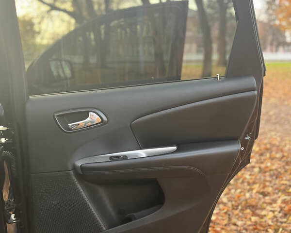 Черный Додж Джорни, объемом двигателя 2.36 л и пробегом 180 тыс. км за 11800 $, фото 15 на Automoto.ua