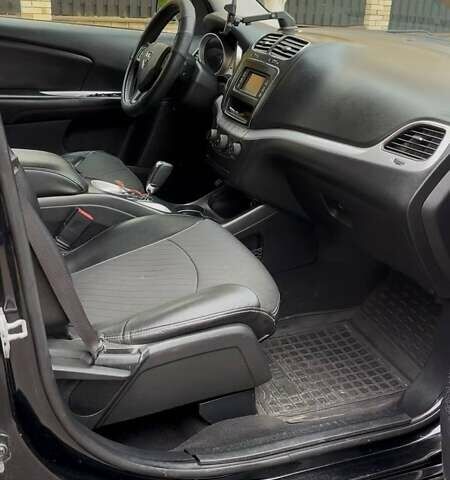 Черный Додж Джорни, объемом двигателя 3.6 л и пробегом 151 тыс. км за 12900 $, фото 5 на Automoto.ua