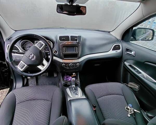 Чорний Додж Джорні, об'ємом двигуна 2.36 л та пробігом 183 тис. км за 9500 $, фото 4 на Automoto.ua