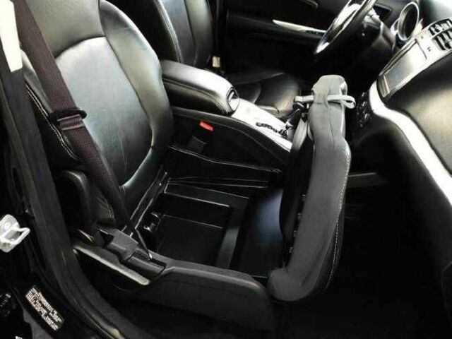 Черный Додж Джорни, объемом двигателя 2.4 л и пробегом 159 тыс. км за 8400 $, фото 16 на Automoto.ua