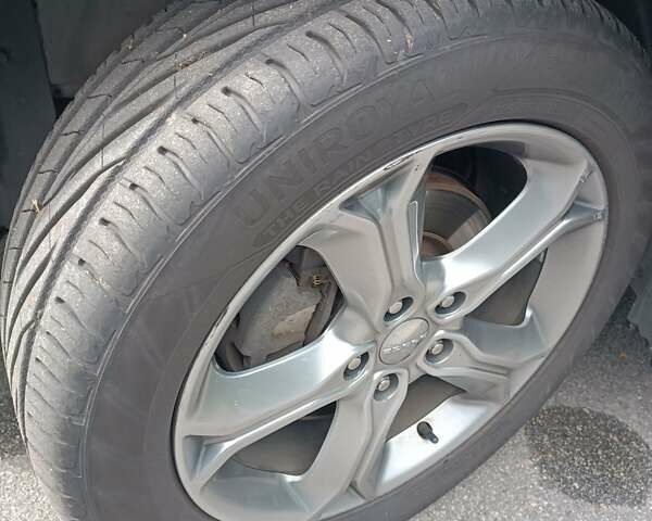 Черный Додж Джорни, объемом двигателя 2.4 л и пробегом 177 тыс. км за 12300 $, фото 4 на Automoto.ua