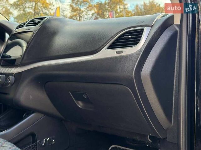 Чорний Додж Джорні, об'ємом двигуна 3.61 л та пробігом 227 тис. км за 10500 $, фото 37 на Automoto.ua