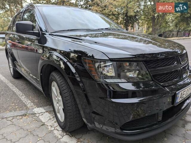 Чорний Додж Джорні, об'ємом двигуна 2.36 л та пробігом 215 тис. км за 11500 $, фото 4 на Automoto.ua
