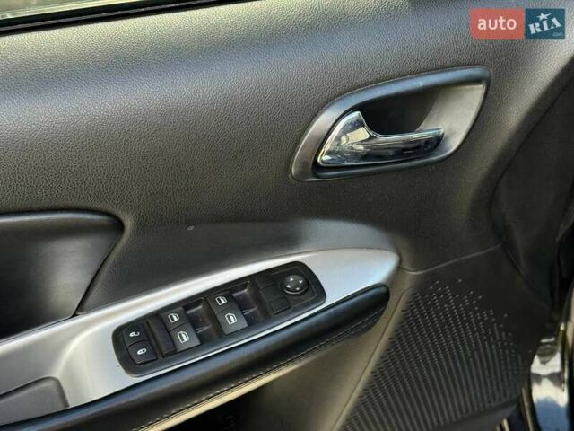 Чорний Додж Джорні, об'ємом двигуна 3.61 л та пробігом 227 тис. км за 10500 $, фото 17 на Automoto.ua