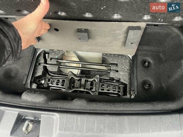 Черный Додж Джорни, объемом двигателя 2.4 л и пробегом 220 тыс. км за 11950 $, фото 8 на Automoto.ua