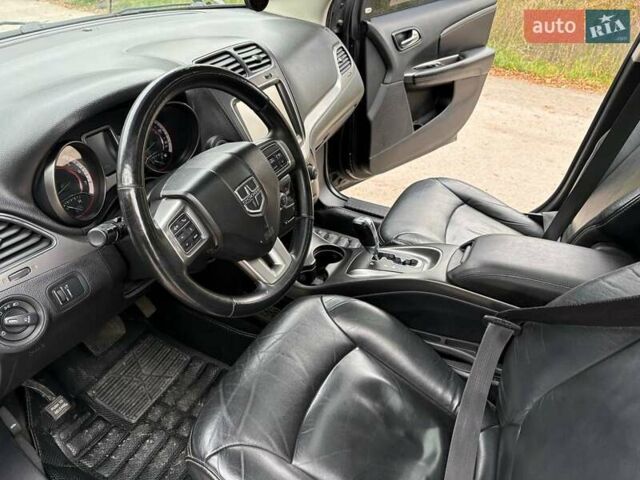 Додж Джорни 2016 в Ладыжин на Automoto.ua Черный Додж Джорни, объемом двигателя 3.61 л и пробегом 140 тыс. км за 10500 $, фото 4 на Automoto.ua
