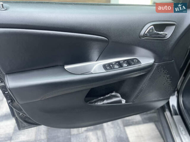 Черный Додж Джорни, объемом двигателя 2.36 л и пробегом 151 тыс. км за 12799 $, фото 9 на Automoto.ua