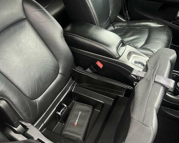 Черный Додж Джорни, объемом двигателя 2.4 л и пробегом 220 тыс. км за 11950 $, фото 9 на Automoto.ua