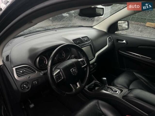 Черный Додж Джорни, объемом двигателя 2.4 л и пробегом 220 тыс. км за 11950 $, фото 5 на Automoto.ua