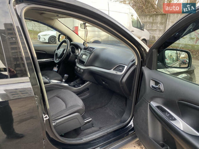 Чорний Додж Джорні, об'ємом двигуна 2.36 л та пробігом 172 тис. км за 10700 $, фото 12 на Automoto.ua