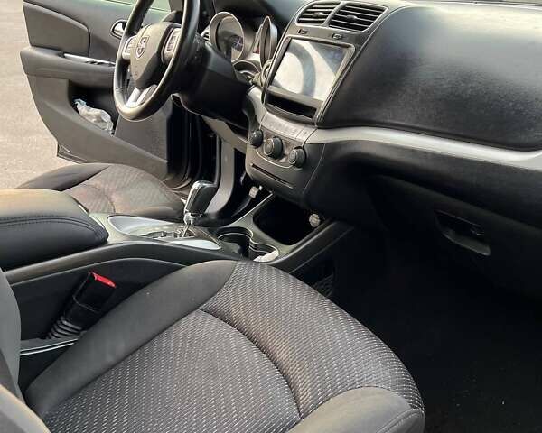 Черный Додж Джорни, объемом двигателя 3.6 л и пробегом 206 тыс. км за 13800 $, фото 6 на Automoto.ua