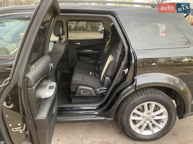 Чорний Додж Джорні, об'ємом двигуна 2.36 л та пробігом 172 тис. км за 10700 $, фото 7 на Automoto.ua