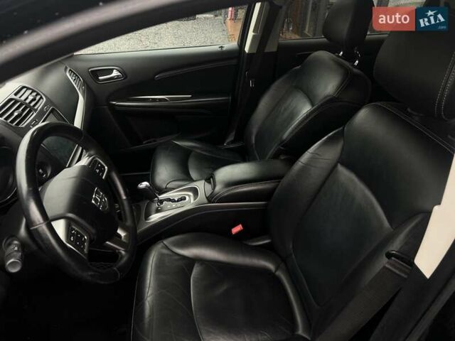 Черный Додж Джорни, объемом двигателя 2.4 л и пробегом 220 тыс. км за 11950 $, фото 4 на Automoto.ua