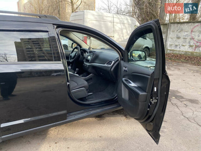 Чорний Додж Джорні, об'ємом двигуна 2.36 л та пробігом 172 тис. км за 10700 $, фото 11 на Automoto.ua