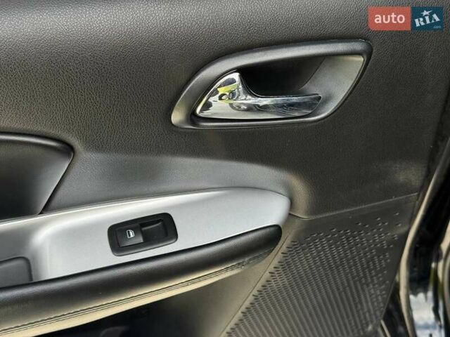 Чорний Додж Джорні, об'ємом двигуна 3.61 л та пробігом 227 тис. км за 10500 $, фото 25 на Automoto.ua