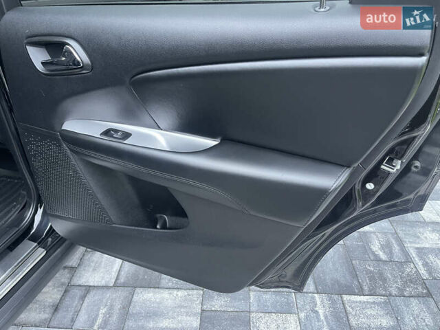 Черный Додж Джорни, объемом двигателя 2.36 л и пробегом 151 тыс. км за 12799 $, фото 14 на Automoto.ua