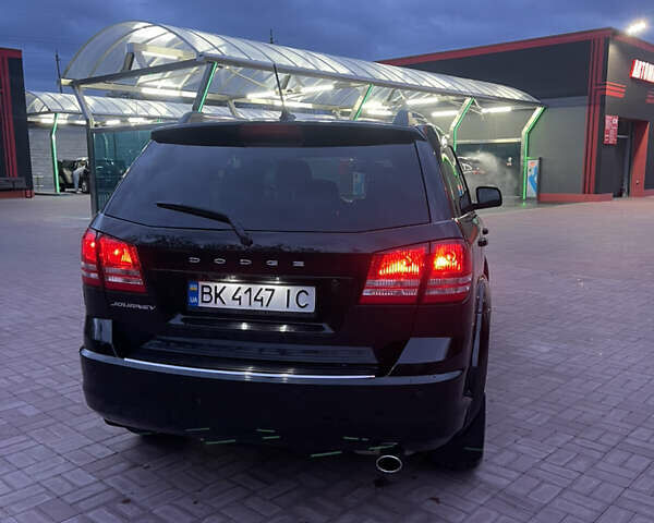 Черный Додж Джорни, объемом двигателя 2.36 л и пробегом 151 тыс. км за 12799 $, фото 4 на Automoto.ua