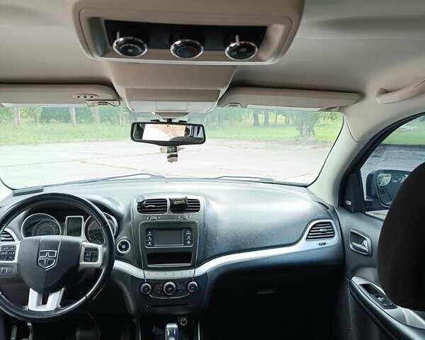 Черный Додж Джорни, объемом двигателя 2.4 л и пробегом 177 тыс. км за 12300 $, фото 2 на Automoto.ua