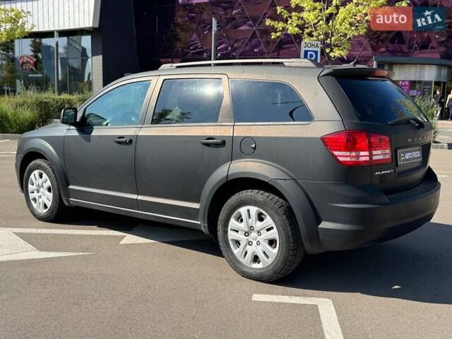 Чорний Додж Джорні, об'ємом двигуна 2.36 л та пробігом 148 тис. км за 8490 $, фото 3 на Automoto.ua