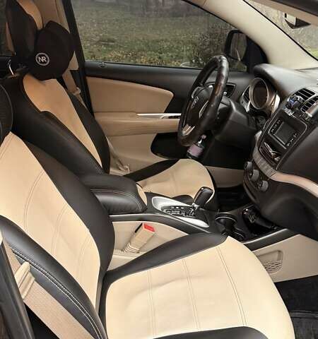 Черный Додж Джорни, объемом двигателя 2.36 л и пробегом 186 тыс. км за 13200 $, фото 6 на Automoto.ua