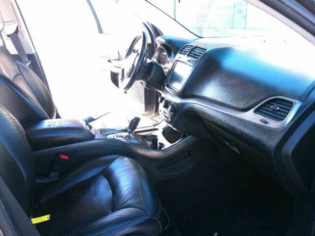 Черный Додж Джорни, объемом двигателя 2.4 л и пробегом 52 тыс. км за 7300 $, фото 6 на Automoto.ua