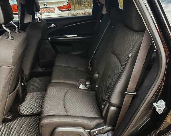 Чорний Додж Джорні, об'ємом двигуна 2.4 л та пробігом 120 тис. км за 11500 $, фото 17 на Automoto.ua