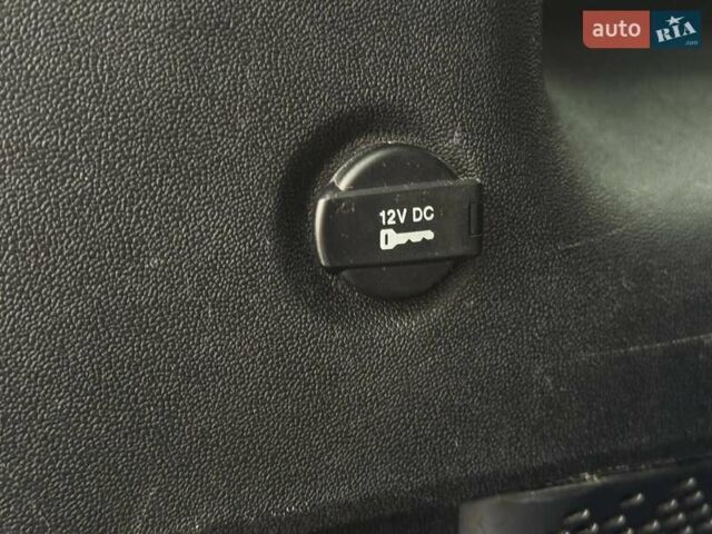 Чорний Додж Джорні, об'ємом двигуна 2.4 л та пробігом 130 тис. км за 11500 $, фото 23 на Automoto.ua