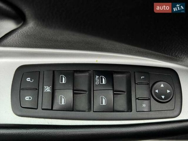 Чорний Додж Джорні, об'ємом двигуна 2.4 л та пробігом 130 тис. км за 11500 $, фото 26 на Automoto.ua