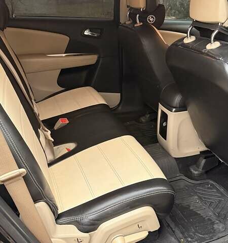 Черный Додж Джорни, объемом двигателя 2.36 л и пробегом 186 тыс. км за 13200 $, фото 8 на Automoto.ua