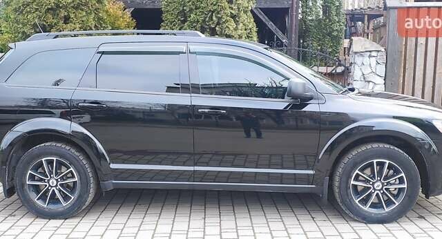 Черный Додж Джорни, объемом двигателя 2.36 л и пробегом 69 тыс. км за 12700 $, фото 2 на Automoto.ua