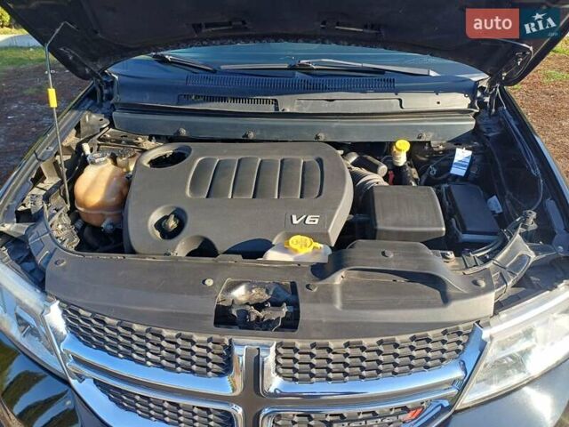 Черный Додж Джорни, объемом двигателя 3.6 л и пробегом 191 тыс. км за 14000 $, фото 5 на Automoto.ua