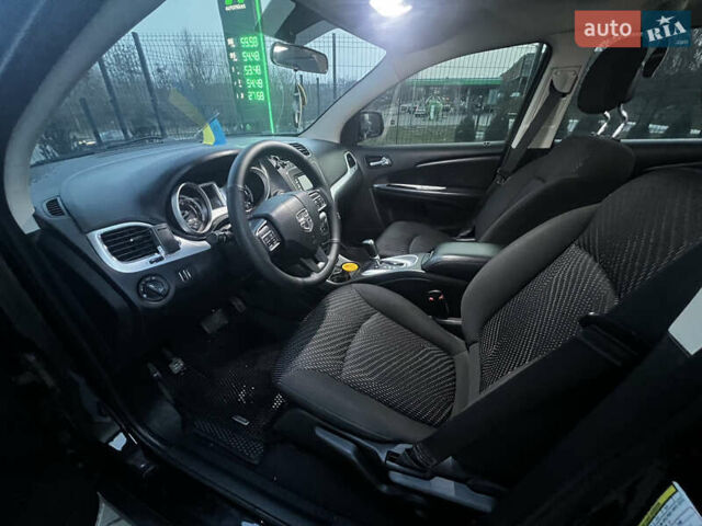 Черный Додж Джорни, объемом двигателя 2.36 л и пробегом 46 тыс. км за 13500 $, фото 6 на Automoto.ua