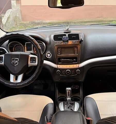 Черный Додж Джорни, объемом двигателя 2.36 л и пробегом 186 тыс. км за 13200 $, фото 4 на Automoto.ua