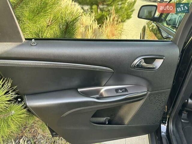 Черный Додж Джорни, объемом двигателя 2.36 л и пробегом 197 тыс. км за 13500 $, фото 11 на Automoto.ua
