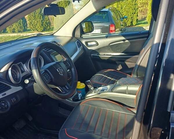 Черный Додж Джорни, объемом двигателя 3.6 л и пробегом 191 тыс. км за 14000 $, фото 6 на Automoto.ua