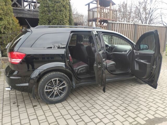 Черный Додж Джорни, объемом двигателя 0 л и пробегом 69 тыс. км за 12700 $, фото 6 на Automoto.ua