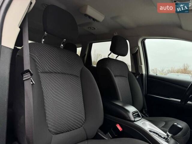 Чорний Додж Джорні, об'ємом двигуна 2.4 л та пробігом 130 тис. км за 11500 $, фото 67 на Automoto.ua