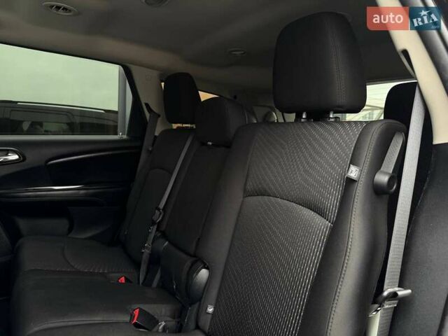 Чорний Додж Джорні, об'ємом двигуна 2.4 л та пробігом 130 тис. км за 11500 $, фото 48 на Automoto.ua