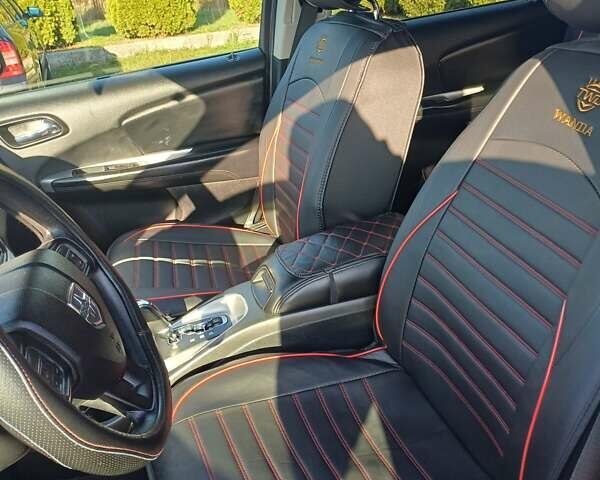 Черный Додж Джорни, объемом двигателя 3.6 л и пробегом 191 тыс. км за 14000 $, фото 4 на Automoto.ua