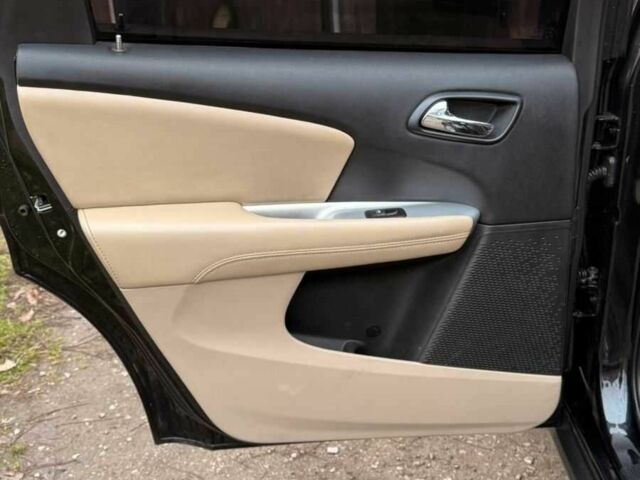 Черный Додж Джорни, объемом двигателя 2.4 л и пробегом 186 тыс. км за 13400 $, фото 9 на Automoto.ua