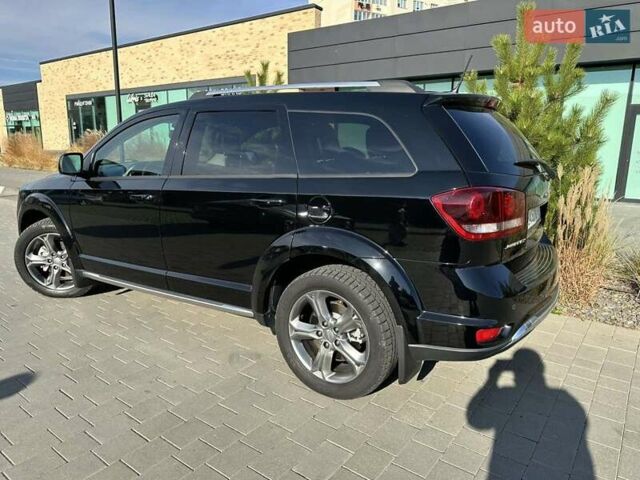 Черный Додж Джорни, объемом двигателя 2.36 л и пробегом 197 тыс. км за 13500 $, фото 3 на Automoto.ua