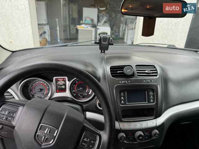 Черный Додж Джорни, объемом двигателя 3.6 л и пробегом 101 тыс. км за 12000 $, фото 7 на Automoto.ua