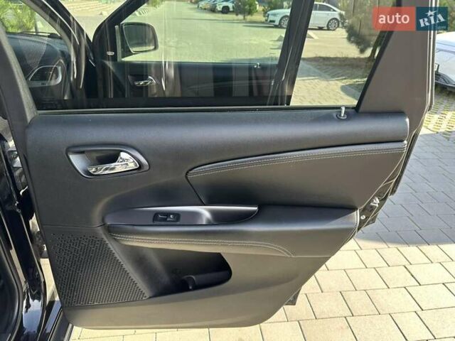 Черный Додж Джорни, объемом двигателя 2.36 л и пробегом 197 тыс. км за 13500 $, фото 13 на Automoto.ua