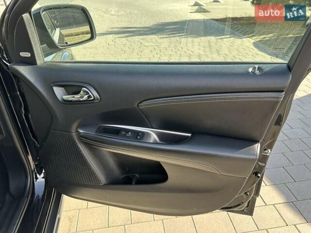 Черный Додж Джорни, объемом двигателя 2.36 л и пробегом 197 тыс. км за 13500 $, фото 14 на Automoto.ua